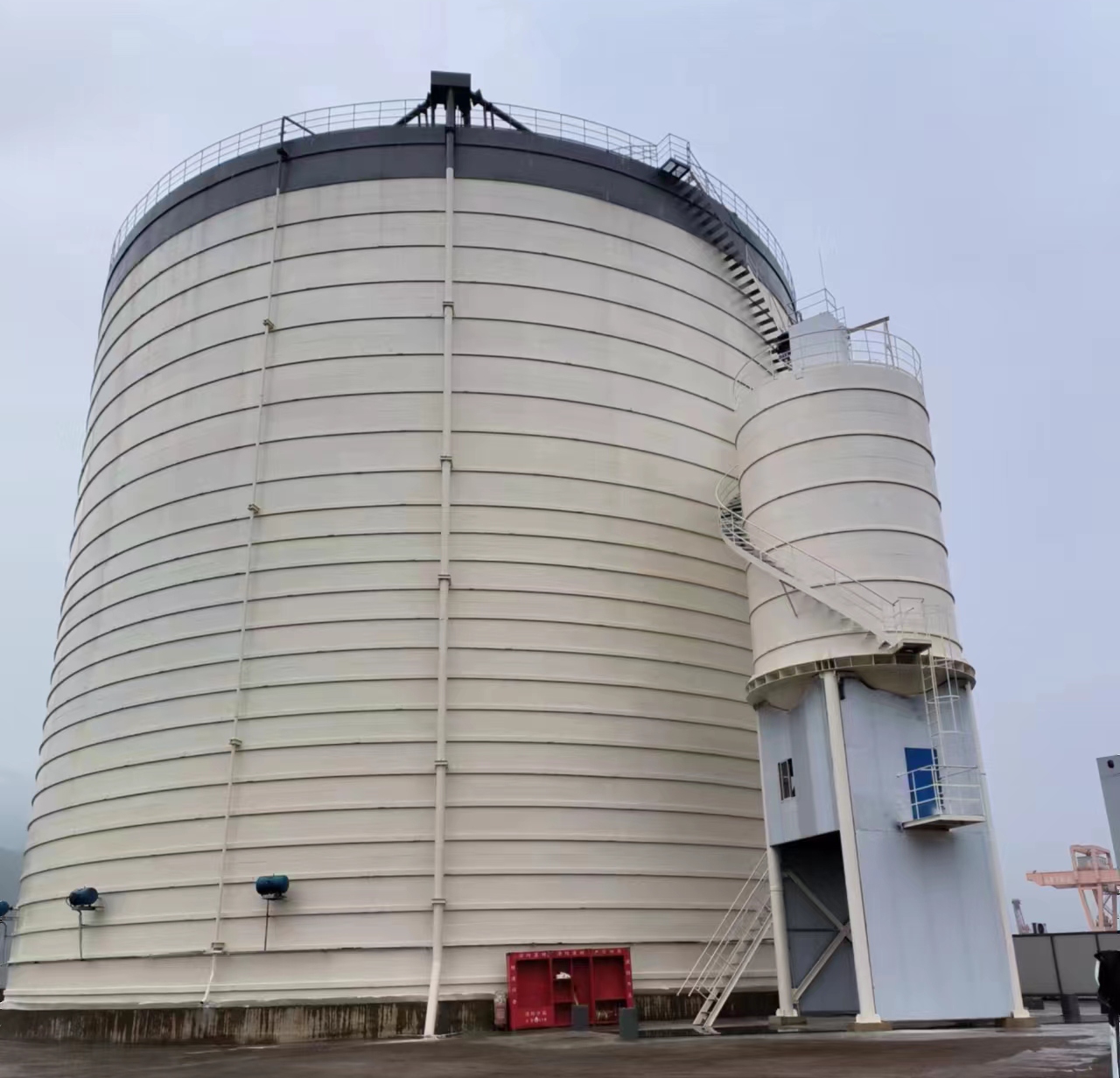 新北10万吨水泥钢板库